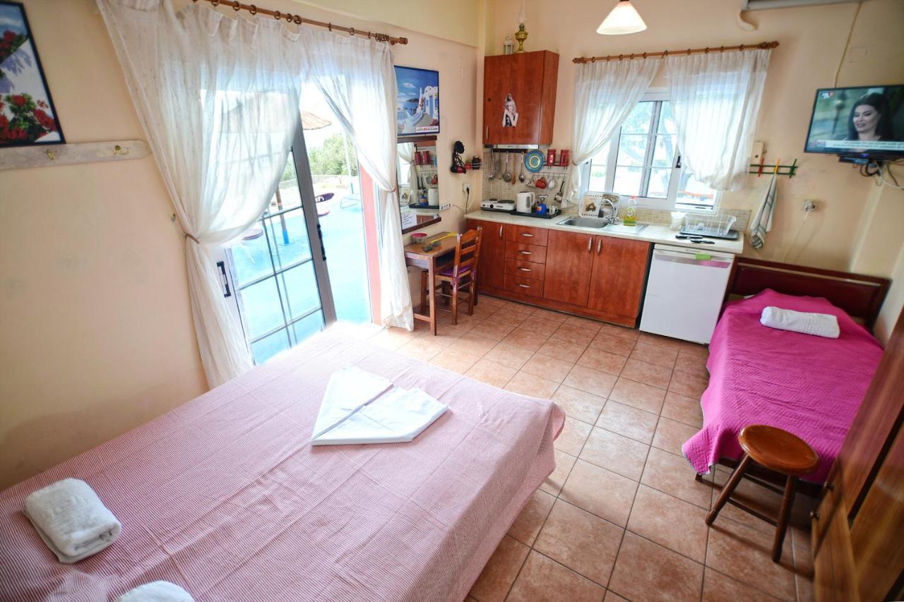 Ikaria Studios Manganitis ภายนอก รูปภาพ