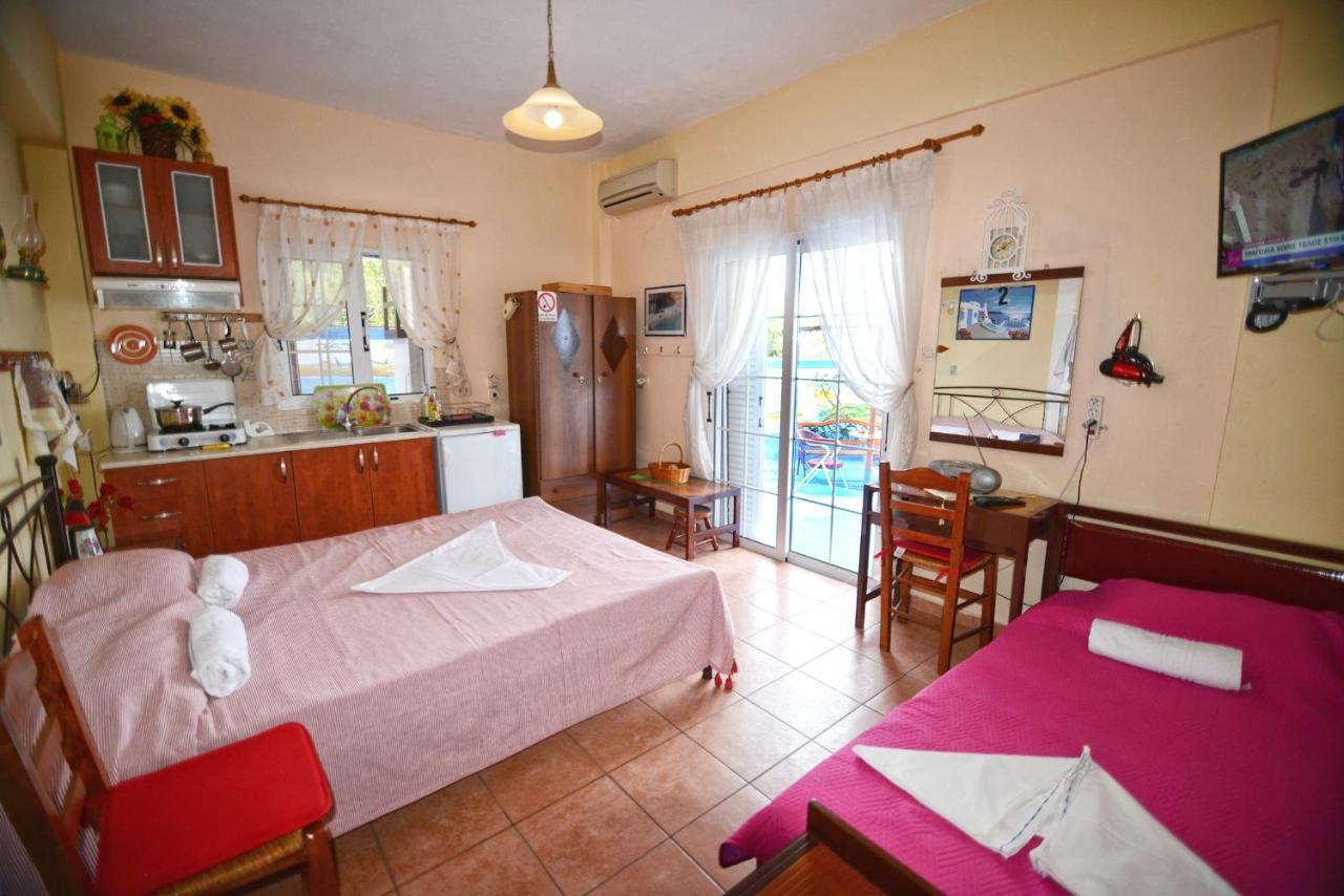 Ikaria Studios Manganitis ภายนอก รูปภาพ
