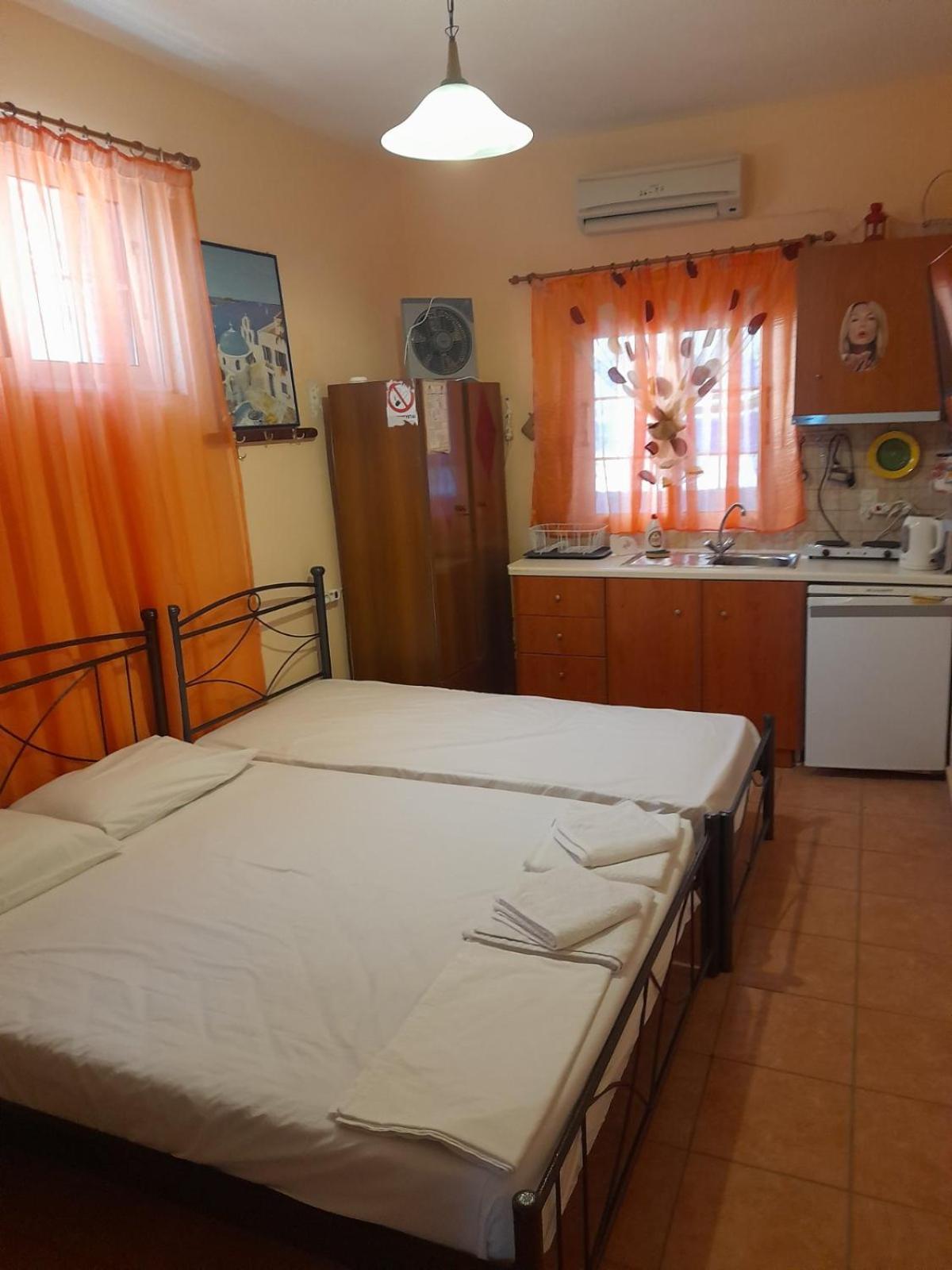 Ikaria Studios Manganitis ภายนอก รูปภาพ