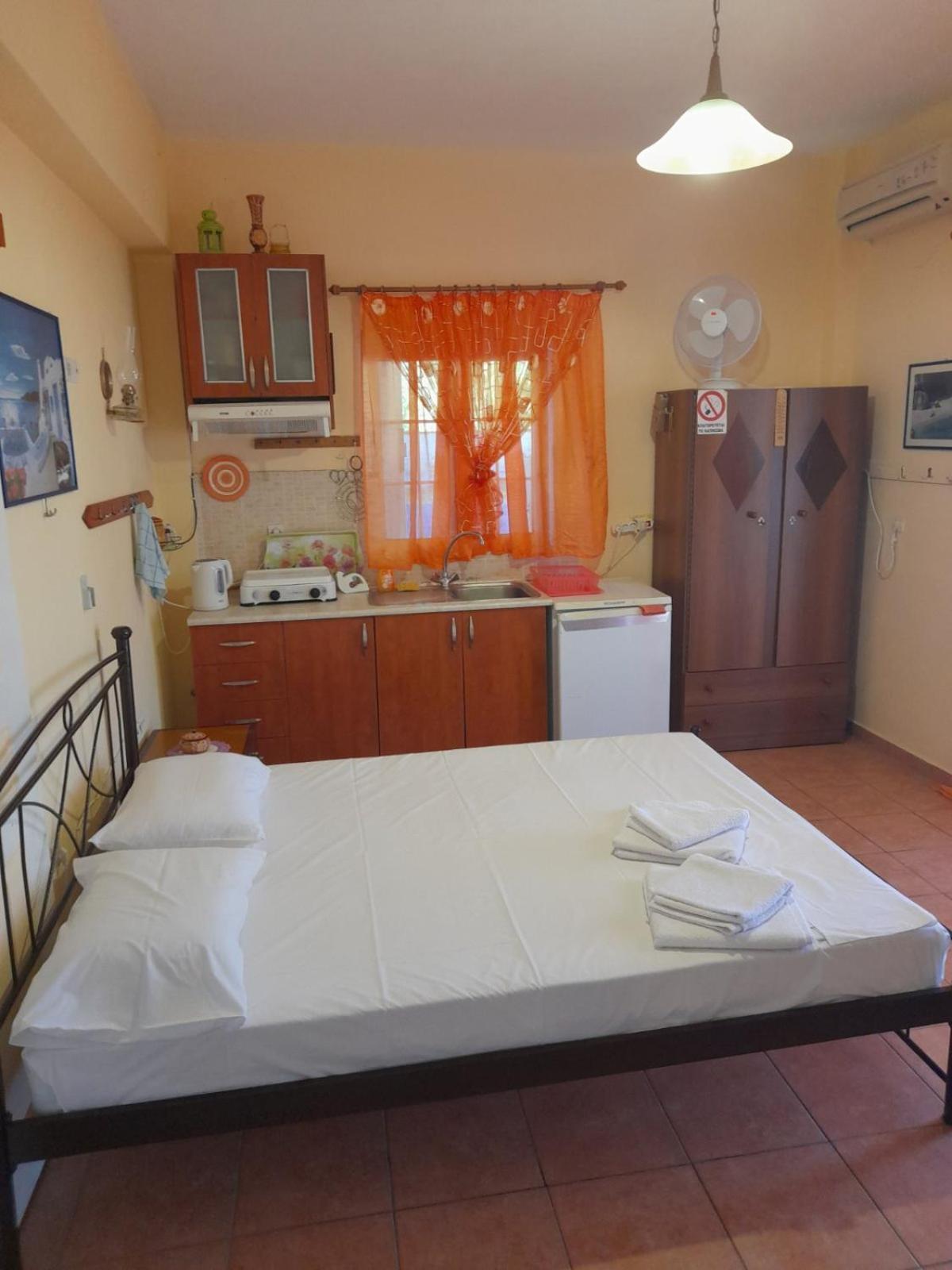 Ikaria Studios Manganitis ภายนอก รูปภาพ